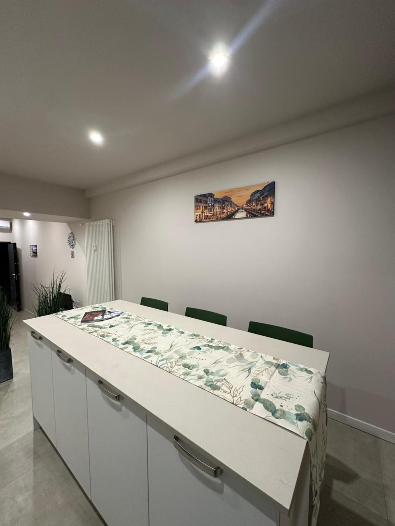 Monolocale Piazza Gambara M1 Lägenhet Milano Exteriör bild